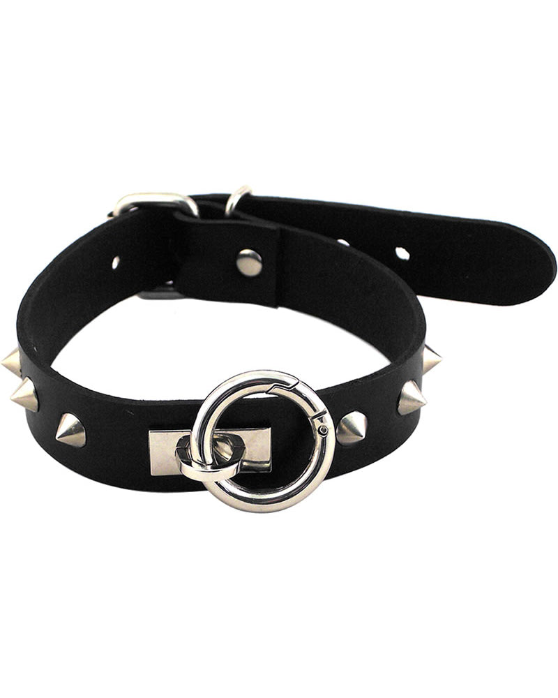 Collar con tachuelas y anillo en forma de O de Rouge, color negro