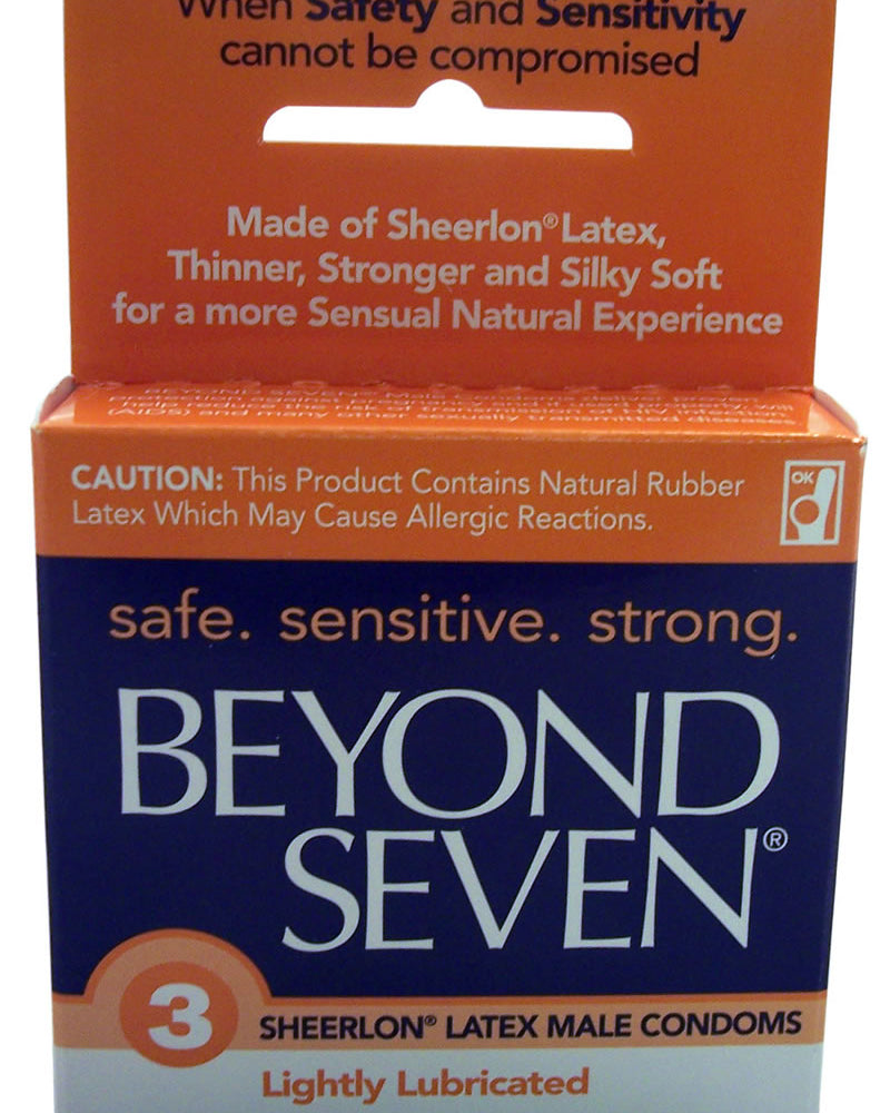 Condones Beyond Seven ligeramente lubricados, paquete de 3