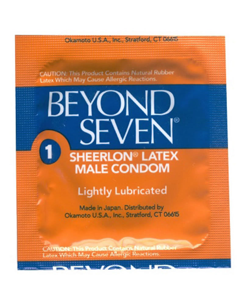 Condones Beyond Seven ligeramente lubricados, paquete de 3