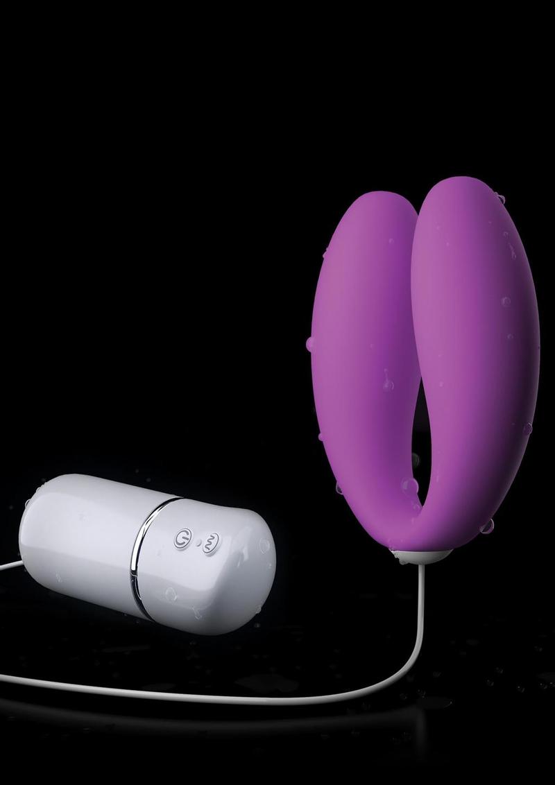 Vibrador para parejas con control remoto de silicona Crush Snuggles, resistente al agua, color morado