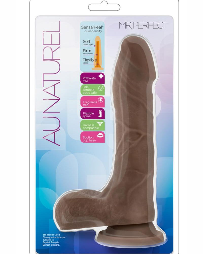 Consolador realista de doble densidad Mr. Perfect de Au Natural con base de succión de bolas, color chocolate, 8,5 pulgadas